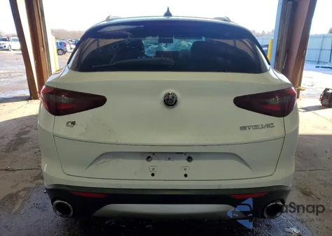 2021 Alfa Romeo Stelvio Sport z USA, uszkodzony, nr VIN ZASPAKAN7M7D11219